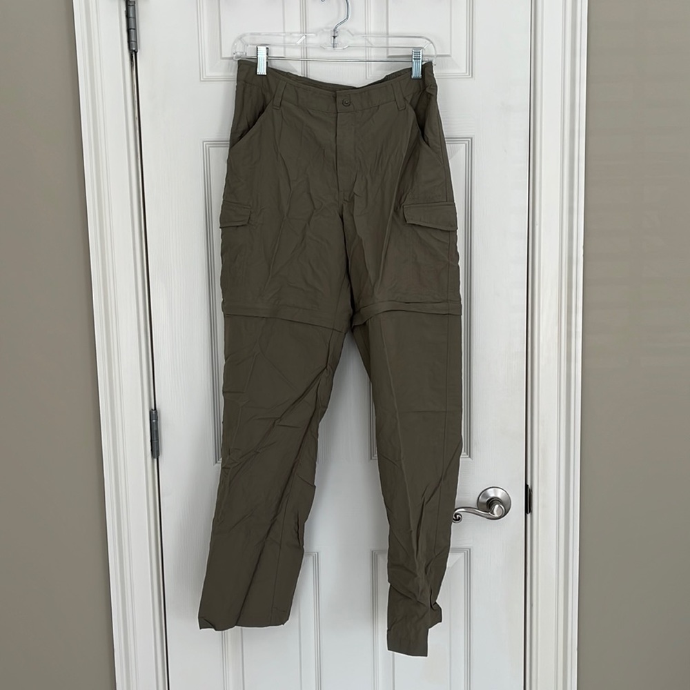 Columbia green hiking pants. Size Medium. EUC